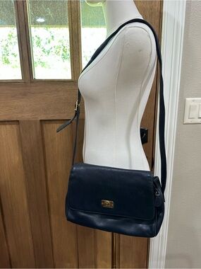 Vintage Etienne Aigner Navy Leather Crossbody Shoulder Bag Gold Hardware